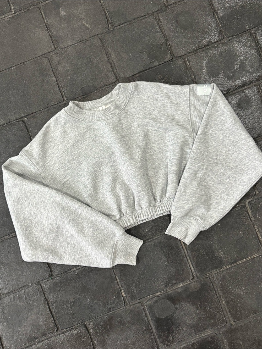 Alo Yoga Cropped Crewneck Sweatshirt heather grey size XS